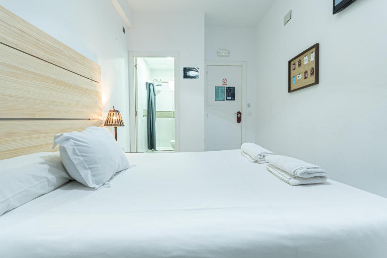 Hostel Easy Sants By Bossh! (Adults Only) Barcelona Zewnętrze zdjęcie